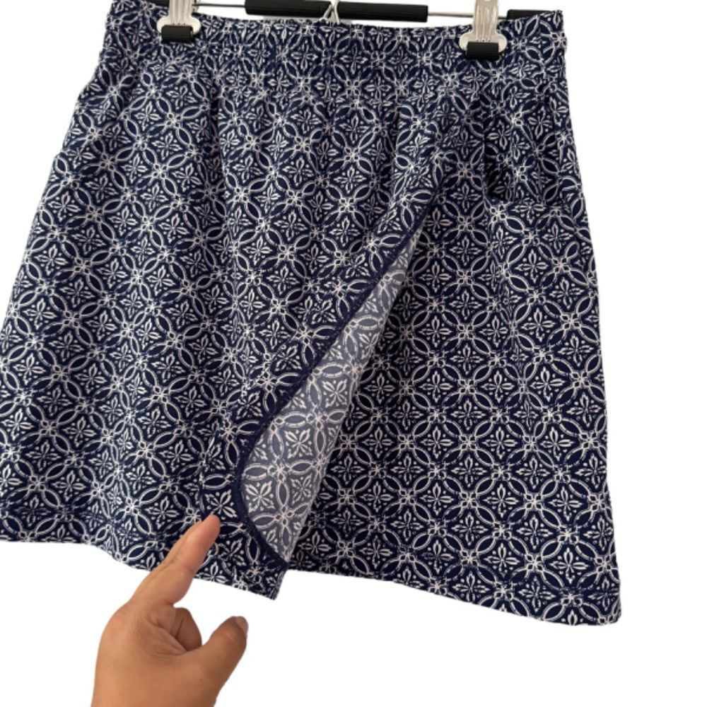 T by Talbots Faux Wrap Skort Blue White Medallion Print Pockets, Size S - Picture 2 of 9